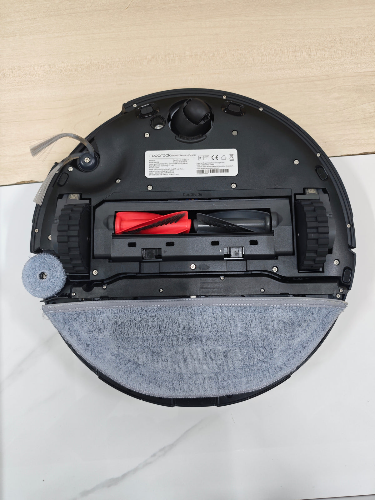 9.11 Auction Roborock Saros 10 Black  - Demo Set