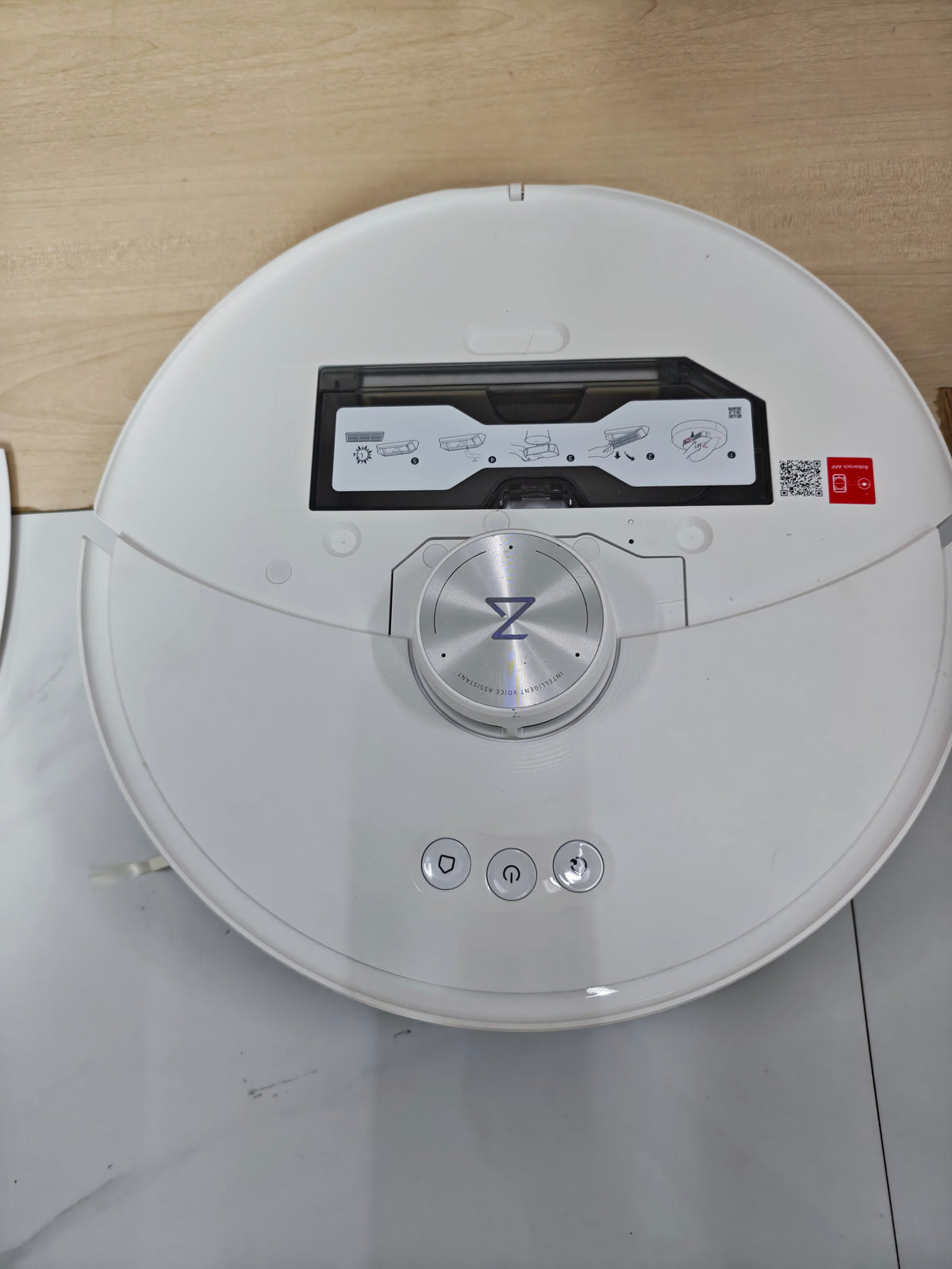 10.23 Auction Roborock S8 MaxV Ultra - Demo set