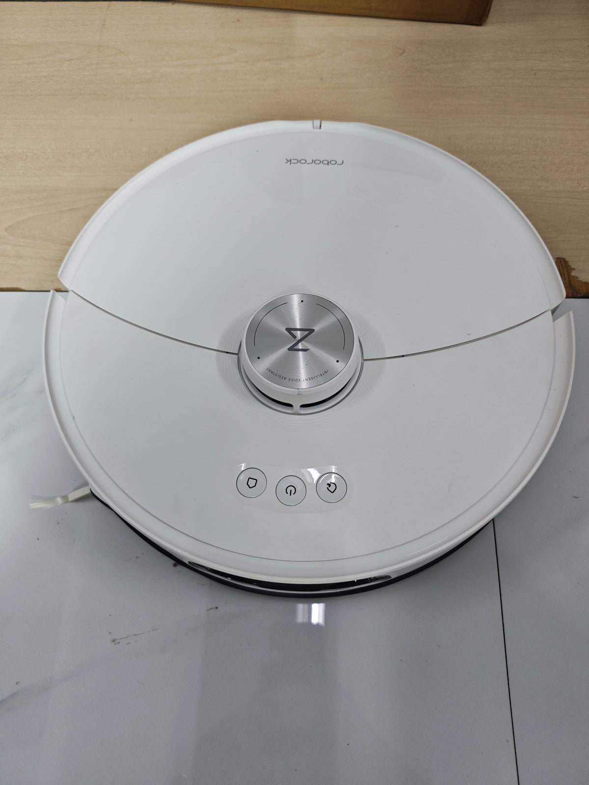 10.23 Auction Roborock S8 MaxV Ultra - Demo set