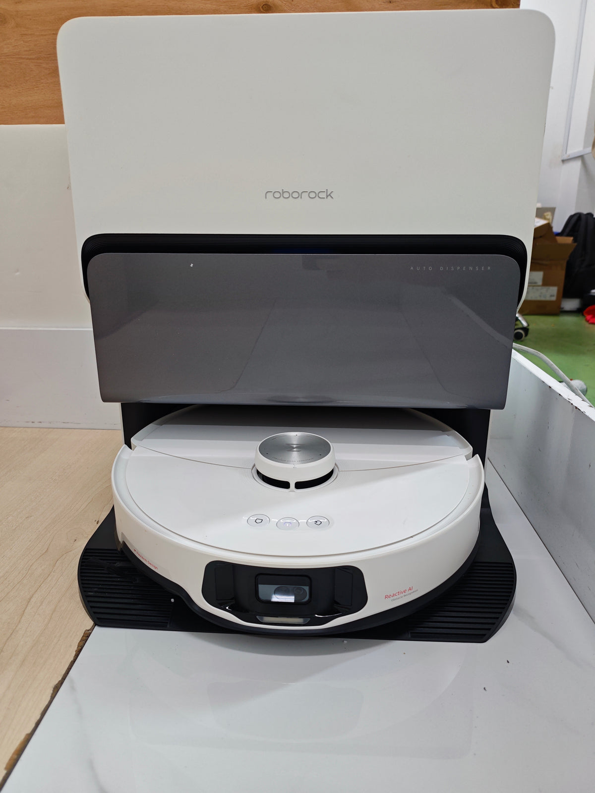 10.23 Auction Roborock S8 MaxV Ultra - Demo set