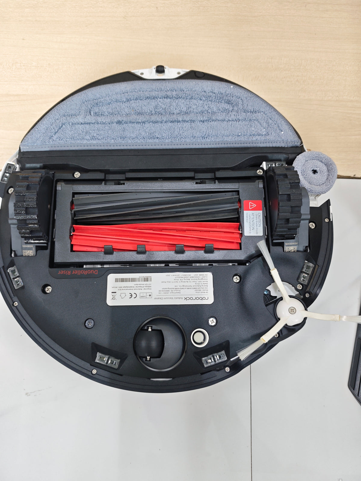 10.23 Auction Roborock S8 MaxV Ultra - Demo set
