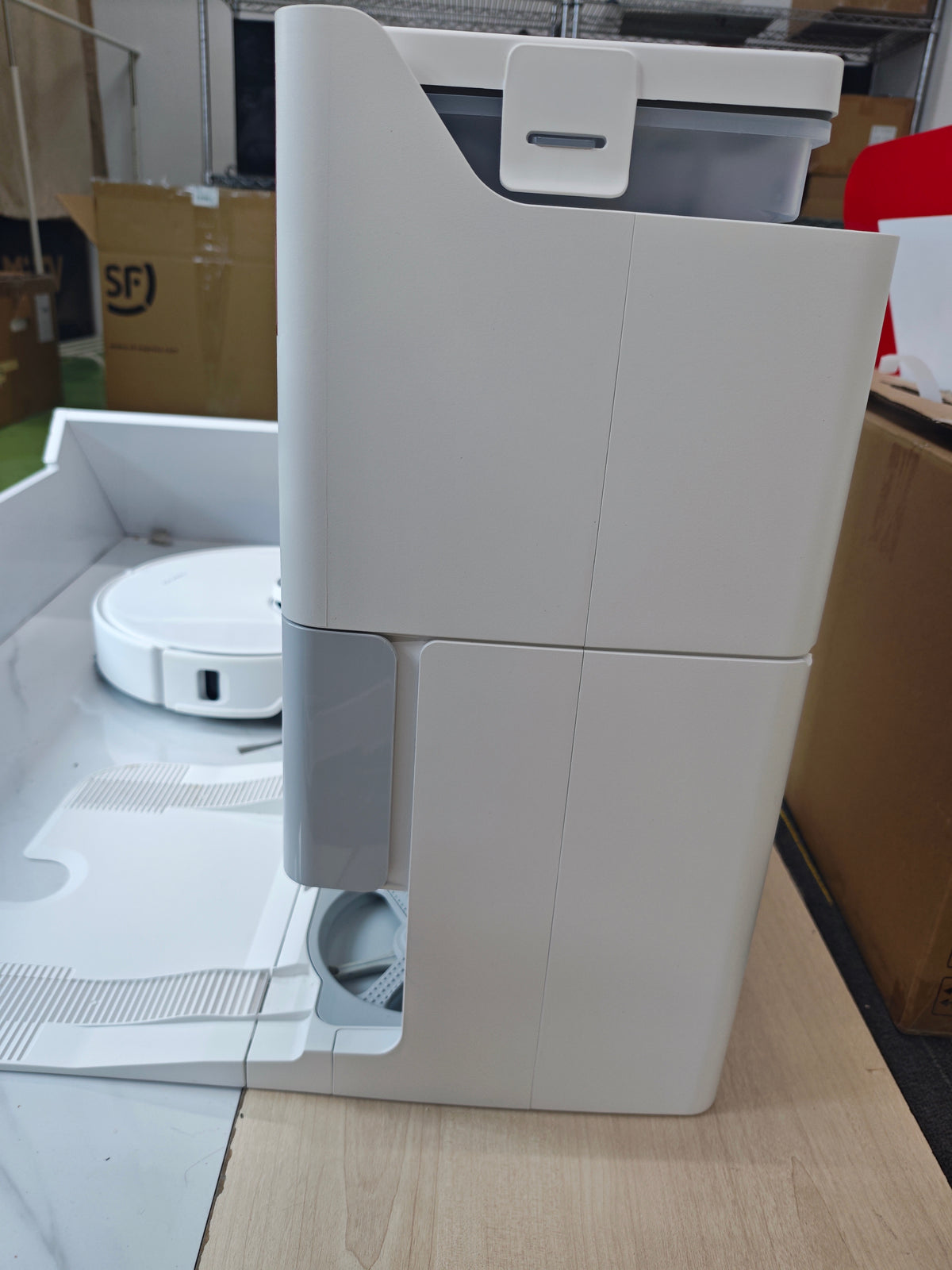 10.30 Auction Roborock Qrevo Edge - Display unit