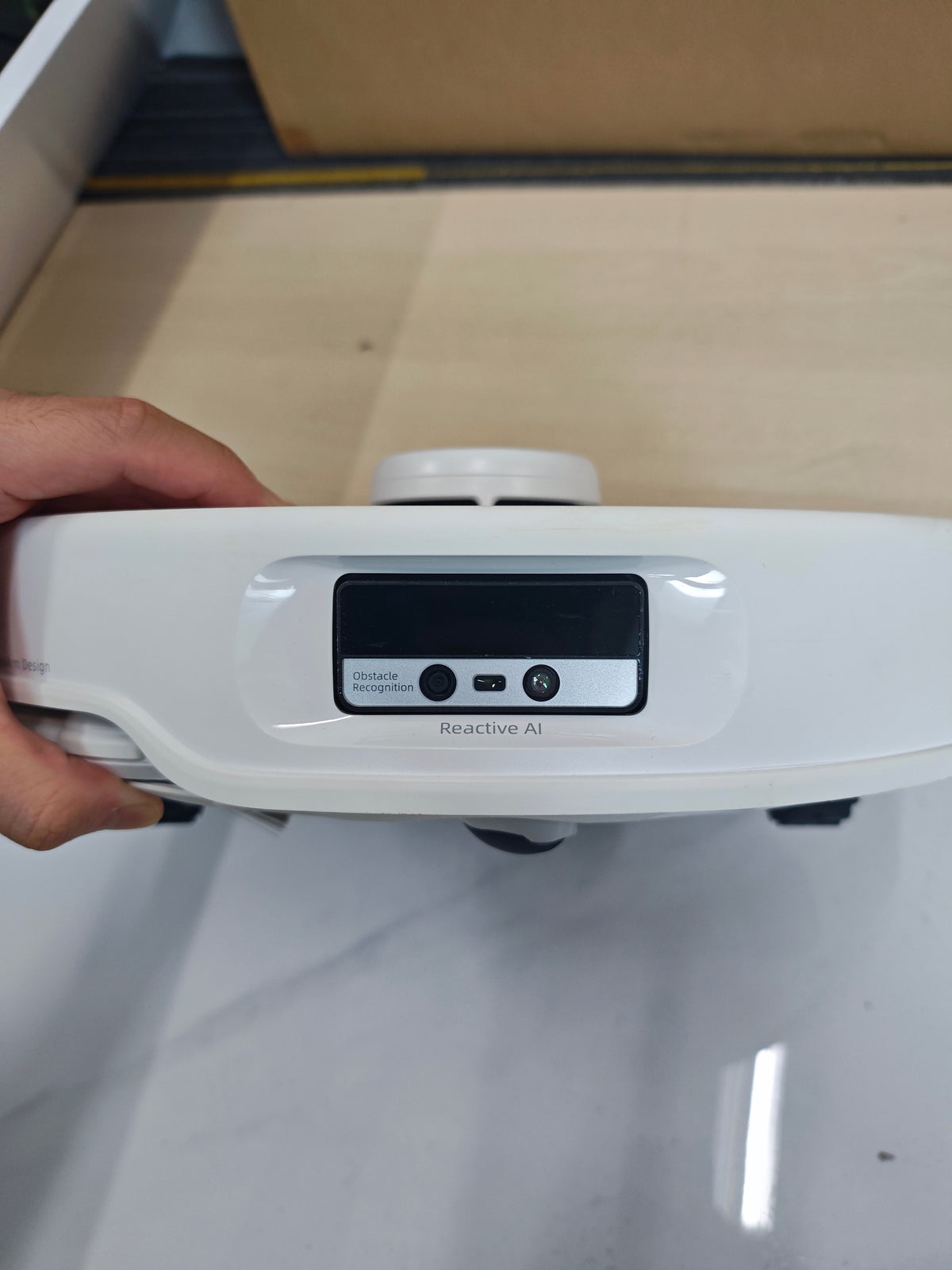 10.30 Auction Roborock Qrevo Edge - Display unit