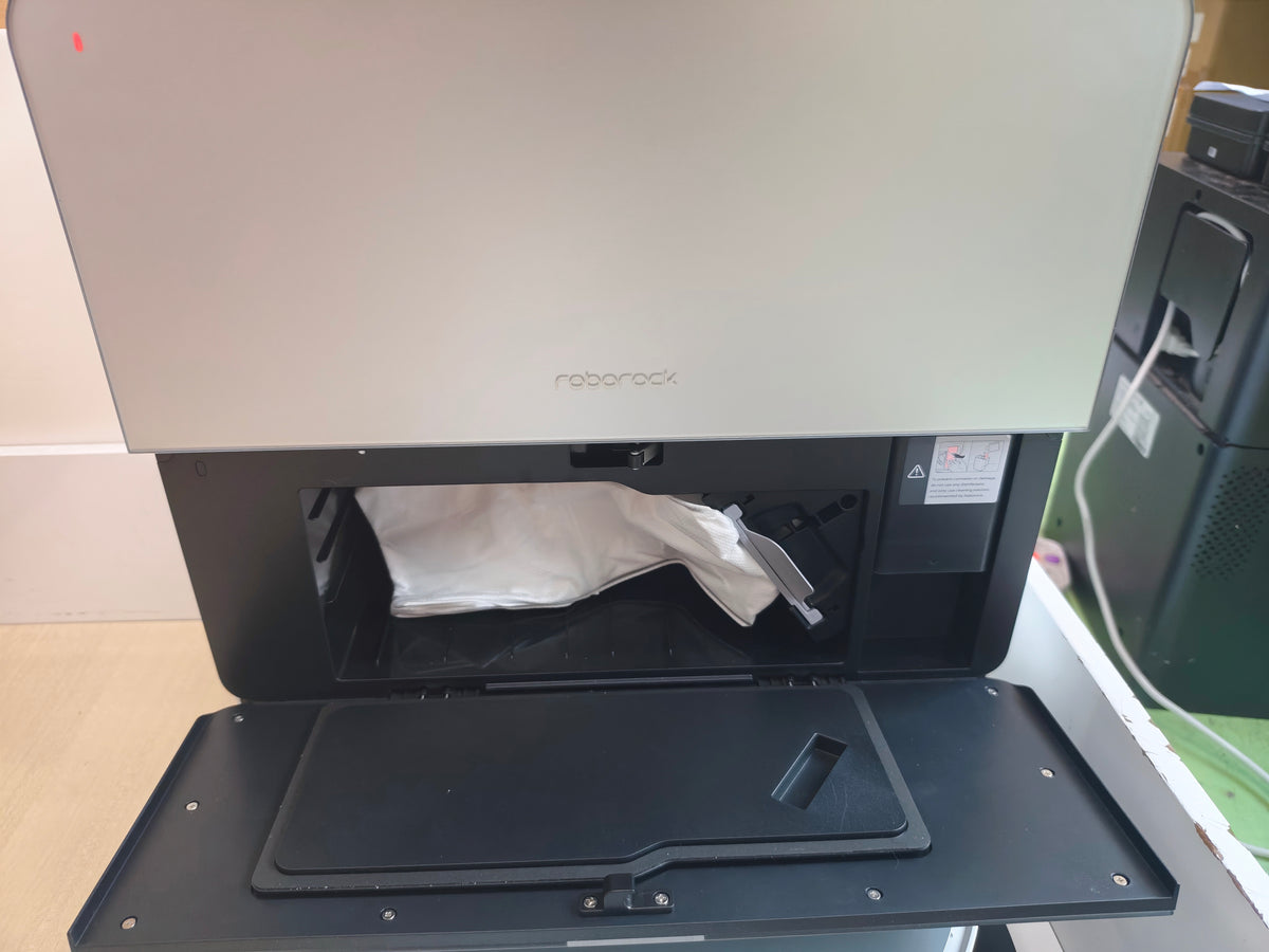 10.30 Auction Roborock Saros 10 White - Demo Set