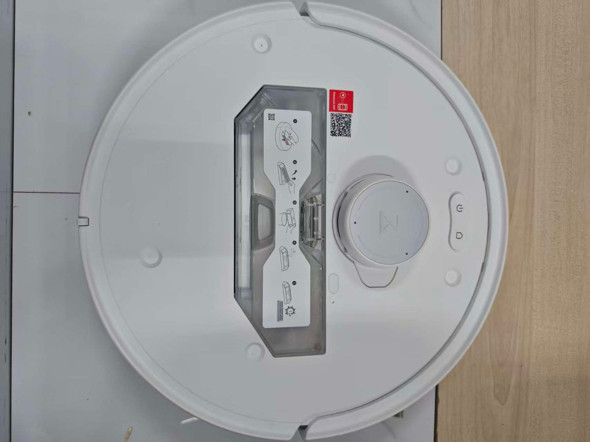 9.25 Auction Roborock Qrevo Curv - Certified Refurbished