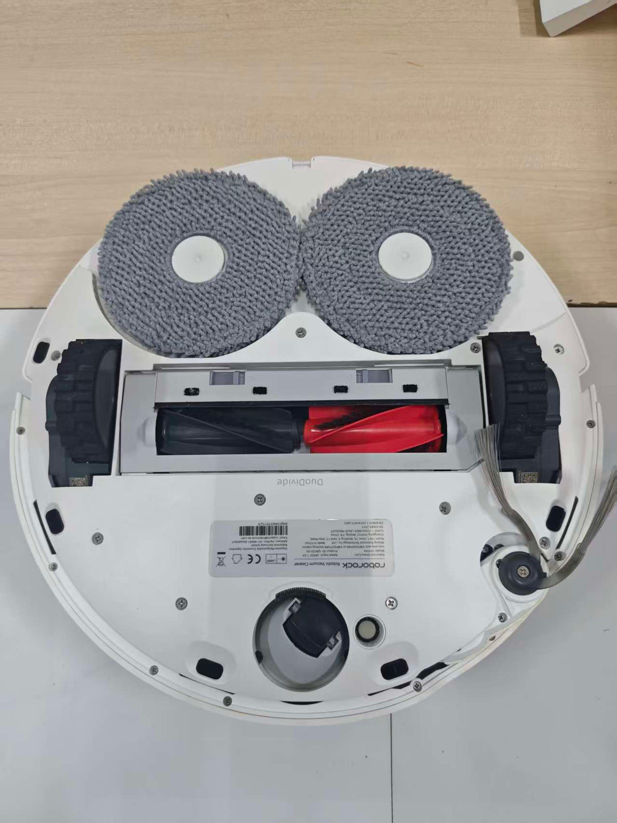 9.25 Auction Roborock Qrevo Curv - Certified Refurbished